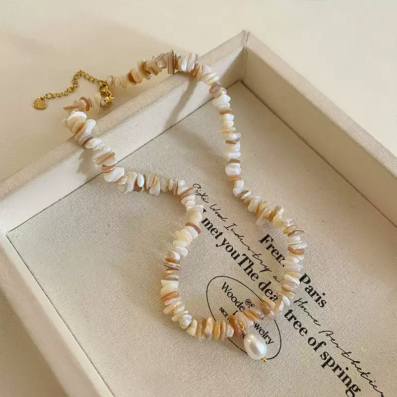Vacation Essence Natural Shell & Pearl Necklace for Women – 2025 Boho-Chic Luxury Collarbone Chain, Beach-Resort Jewelry Gift with Eco-Conscious Design